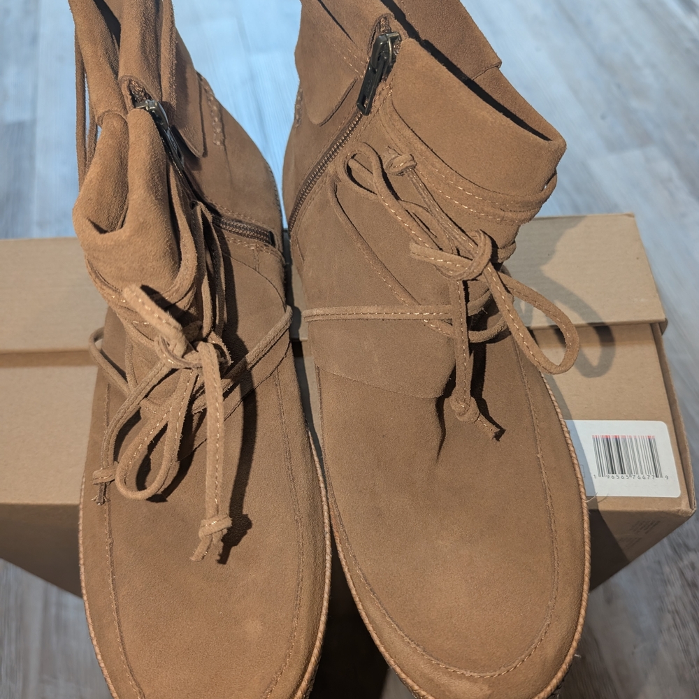 UGG Women's Brown Lace Up Boots
